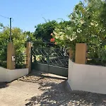 Gr